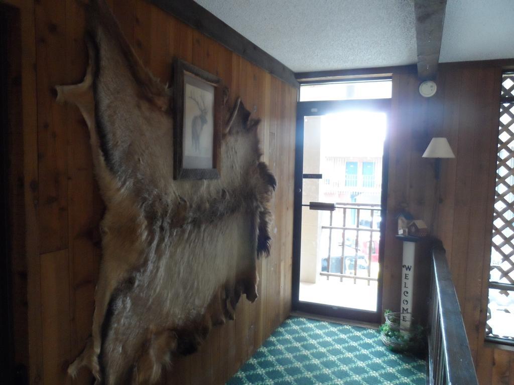 Bear Lodge Motel Sundance Exterior photo