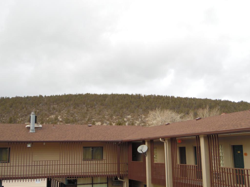 Bear Lodge Motel Sundance Exterior photo